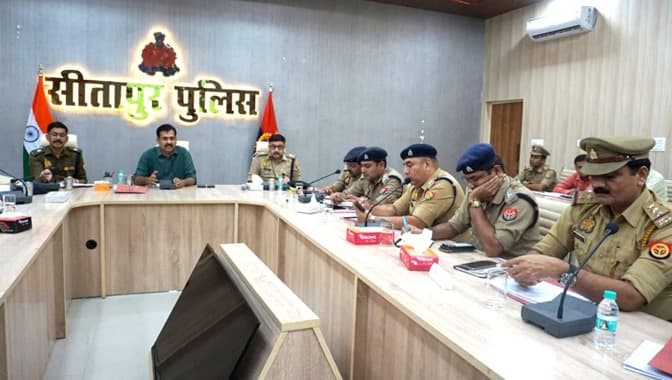 Sitapur SP Directs Zero Tolerance on Crime, Emphasizes Swift Justice at Monthly Review